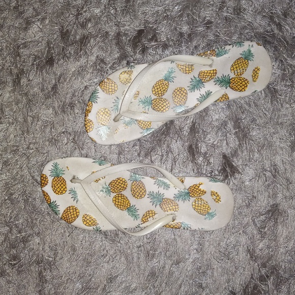 Woman's Sandals Flip flops 9 - Picture 3 of 3